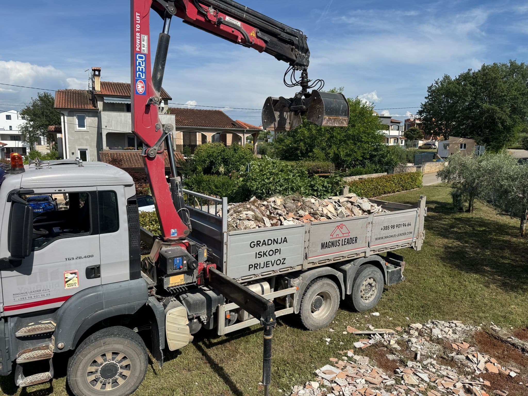 Machinery transport and crane handling